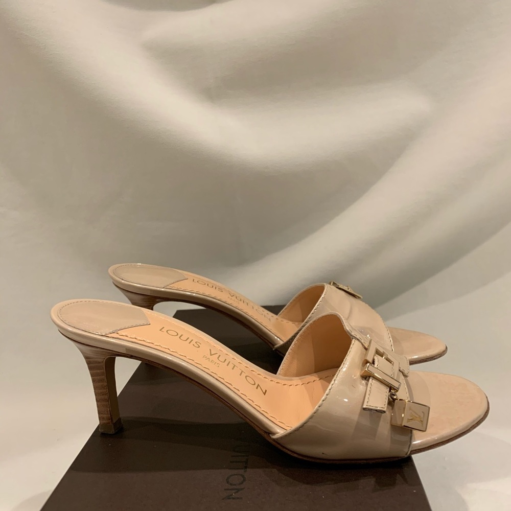 Louis Vuitton Vernis Dice Mule Shoes. - Picture 3 of 8